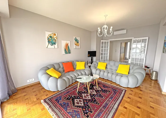 Cosy Cariatides Promenade Apartment *