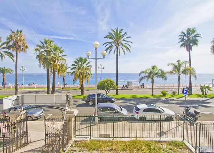 Cosy Cariatides Promenade Apartment *