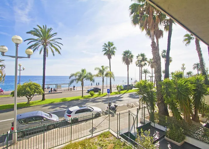 Cosy Cariatides Promenade Apartment Nizza