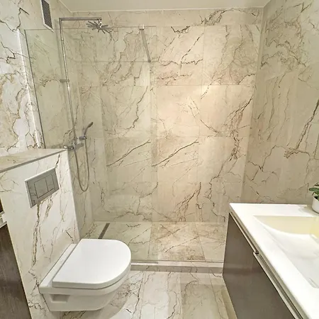 Cosy Cariatides Promenade Lejlighed *