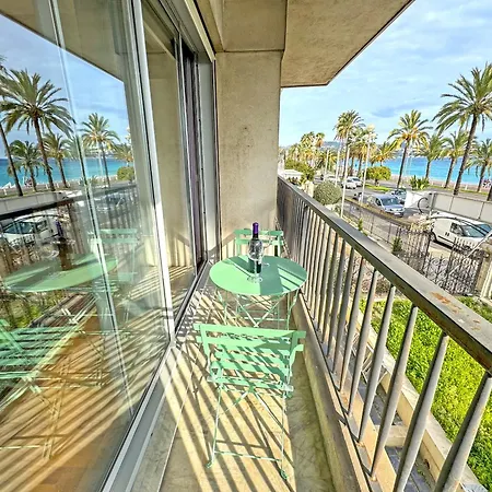 Cosy Cariatides Promenade Apartamento *